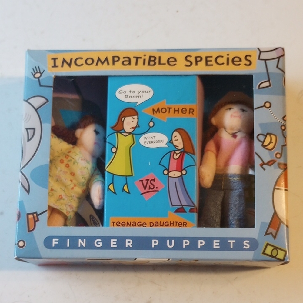 NIB Incompatible Species Mother & Teenage Daughter Finger Puppets by Mary Meyer